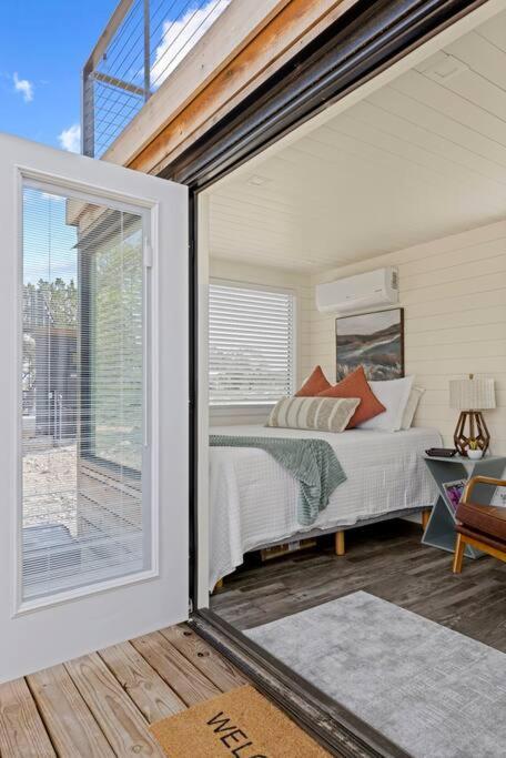 New The Sunset Luxury Container Home Fredericksburg Bagian luar foto
