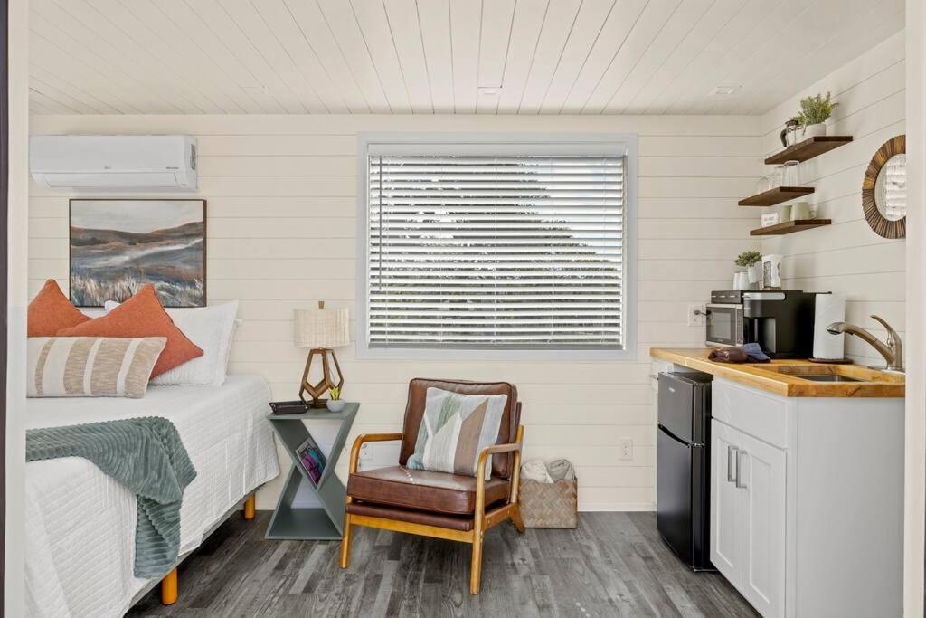 New The Sunset Luxury Container Home Fredericksburg Bagian luar foto