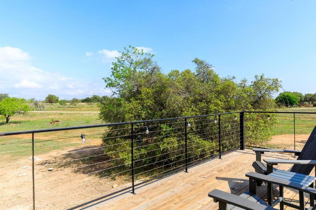 New The Sunset Luxury Container Home Fredericksburg Bagian luar foto