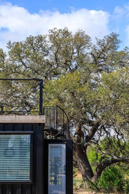 New The Sunset Luxury Container Home Fredericksburg Bagian luar foto